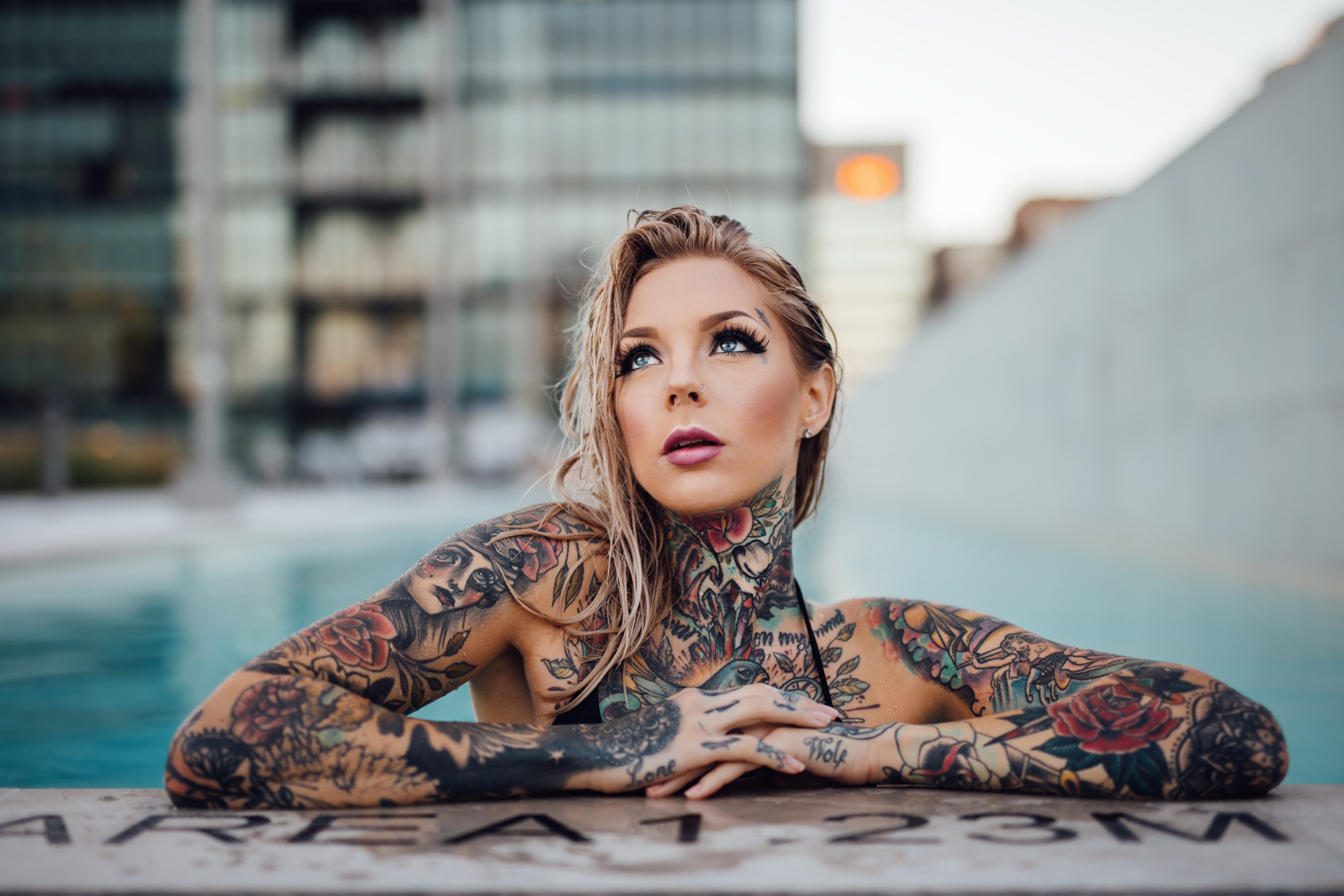Татуировки на девушках. Украшение тела или осквернение?
