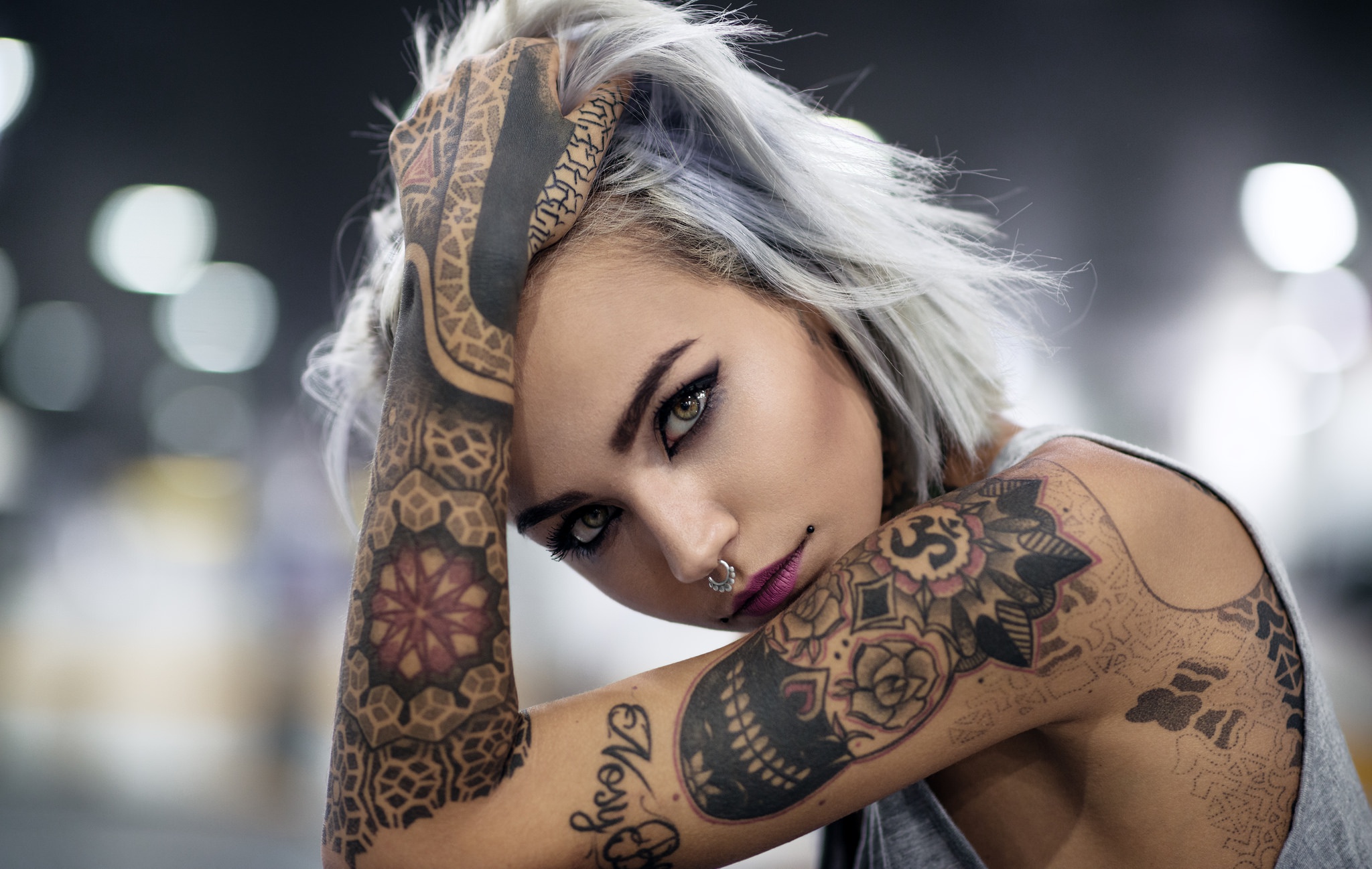 Татуировки на девушках. Украшение тела или осквернение?