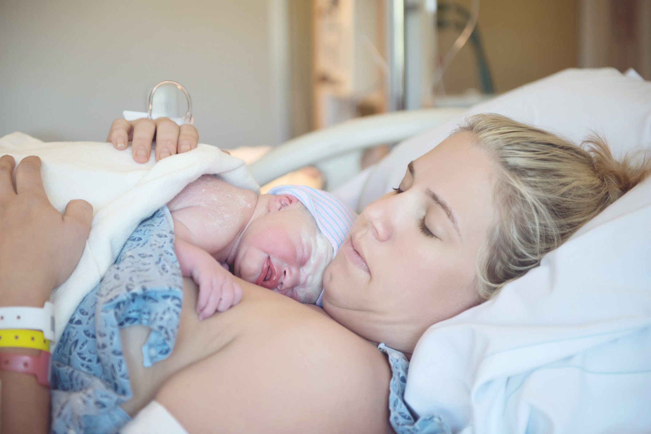 «Позднее материнство более осознанное», - гинеколог о плюсах родов после 30