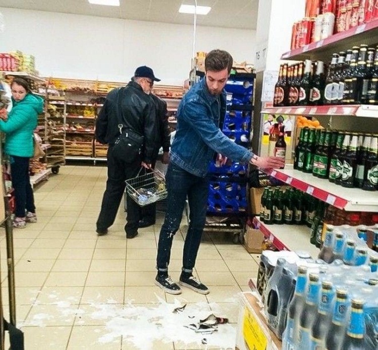 ТОП-7 незаконных требований к покупателям в магазине