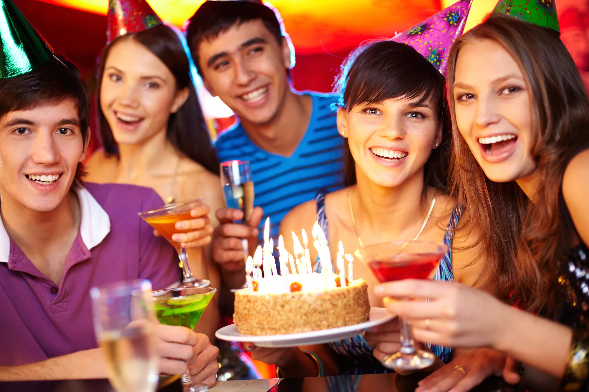 Make a party do a party. Празднование дня рождения. День рождения вечеринка. Человек праздник. Праздник для подростков.