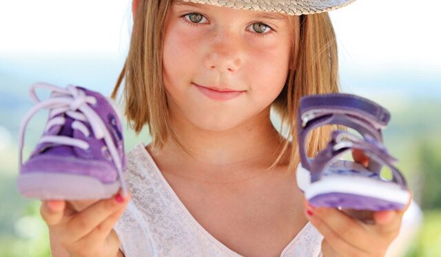 Как правильно выбирать детскую обувь: ключевые особенности, варианты подходящих по сезону моделей