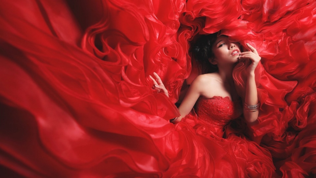 К чему снится женщина в красном платье thumbnail